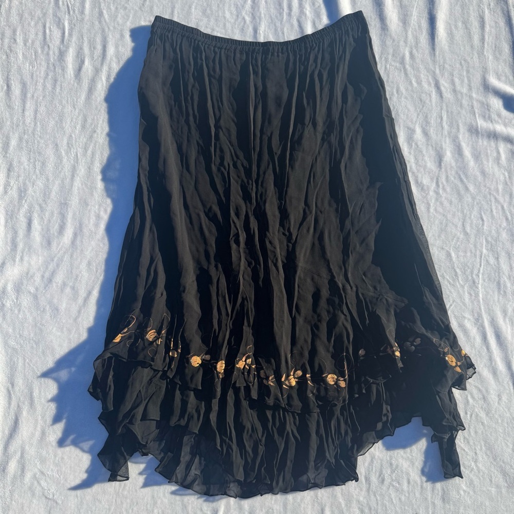 Vintage 90s Black grunge flowy midi fairy skirt with gold floral details - Picture 4 of 7